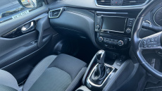 Nissan Qashqai 1.3 DiG-T 160 [157] N-Connecta 5dr DCT Glass Roof Petrol Hatchback